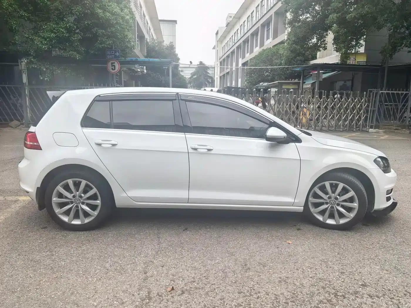2016 Golf 230TSI Automatic Luxury — миниатюра 7