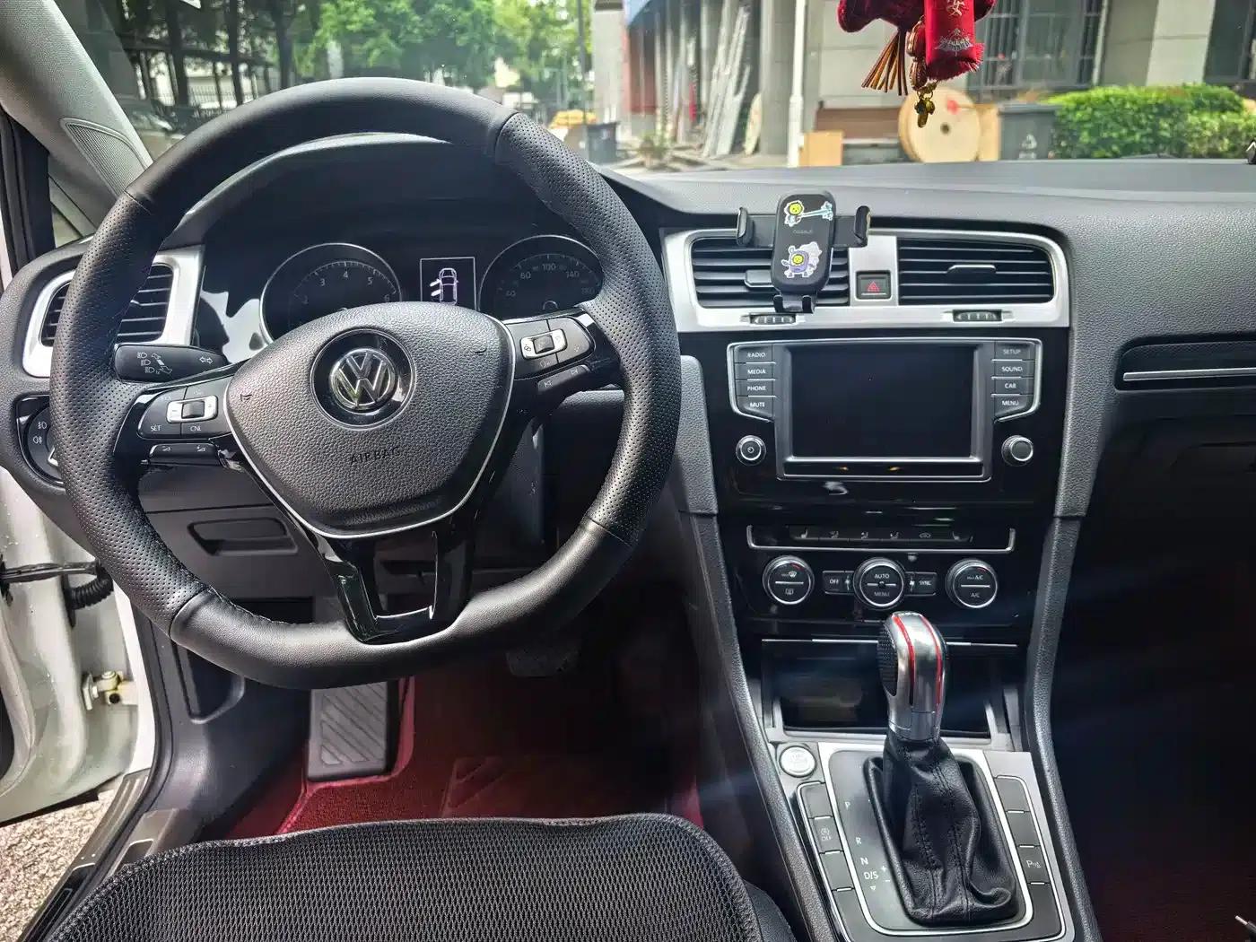 2016 Golf 230TSI Automatic Luxury — миниатюра 10