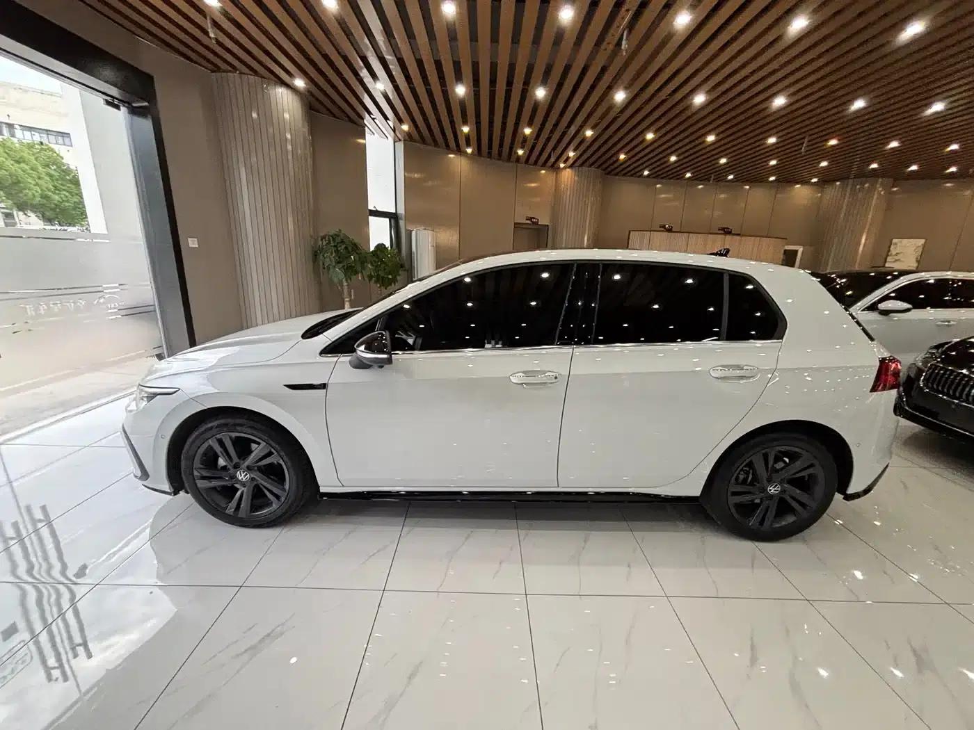 2023 Golf 280TSI DSG R-Line Lite — миниатюра 2