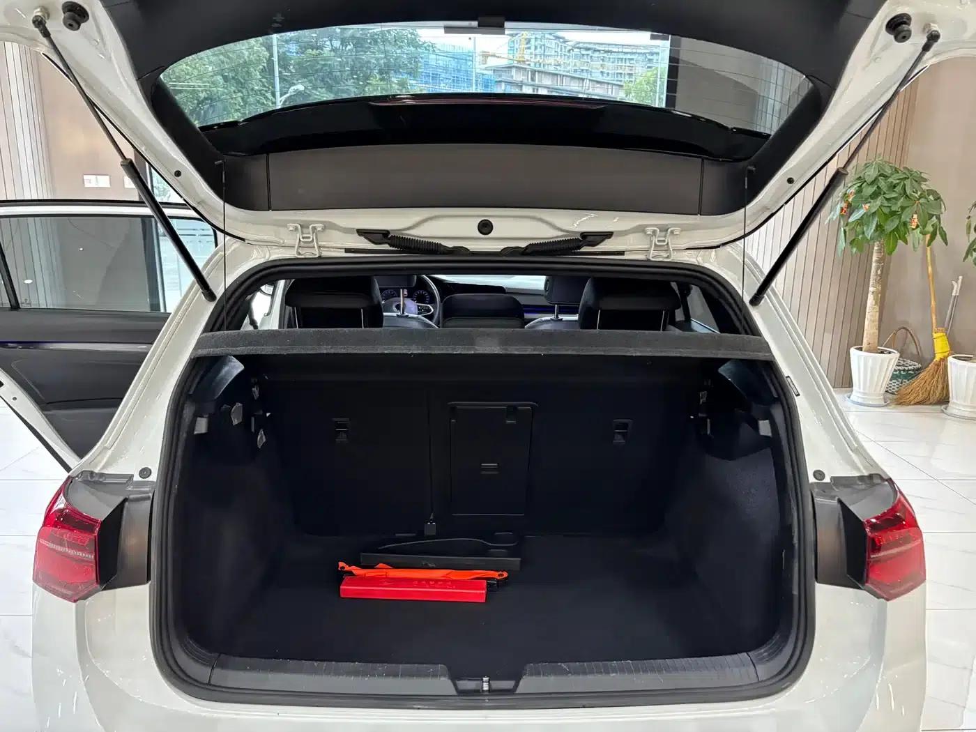 2023 Golf 280TSI DSG R-Line Lite — миниатюра 14