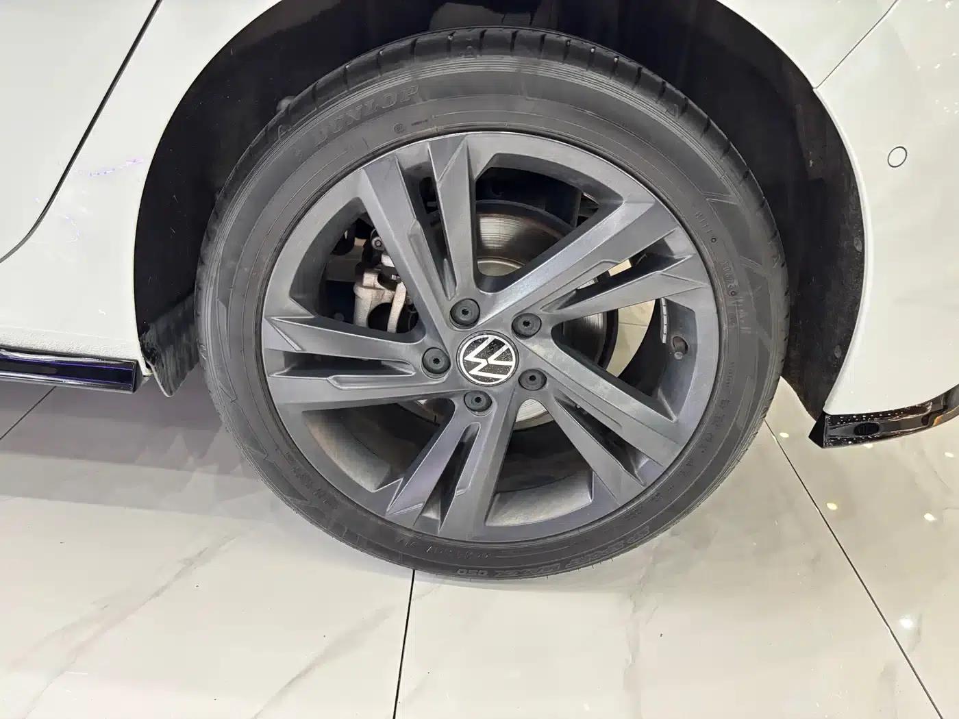 2023 Golf 280TSI DSG R-Line Lite — миниатюра 22