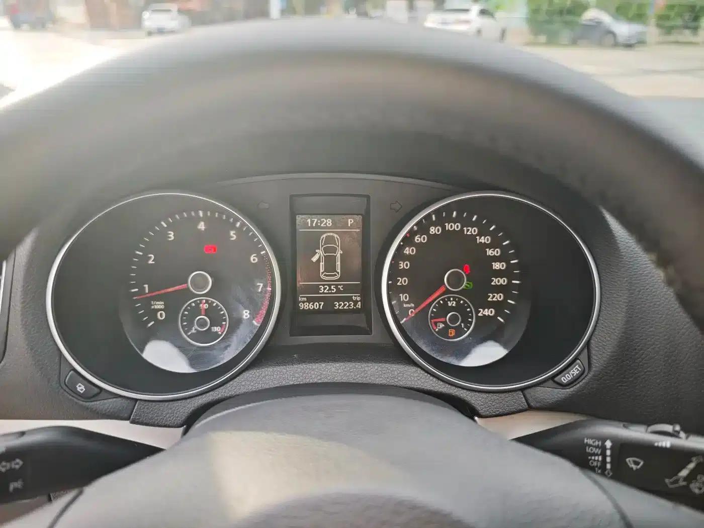 2012 Golf 1.4TSI Automatic Luxury — миниатюра 8