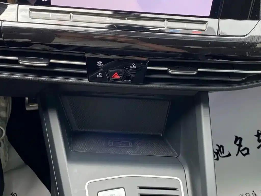 2023 Golf 280TSI DSG R-Line — миниатюра 8