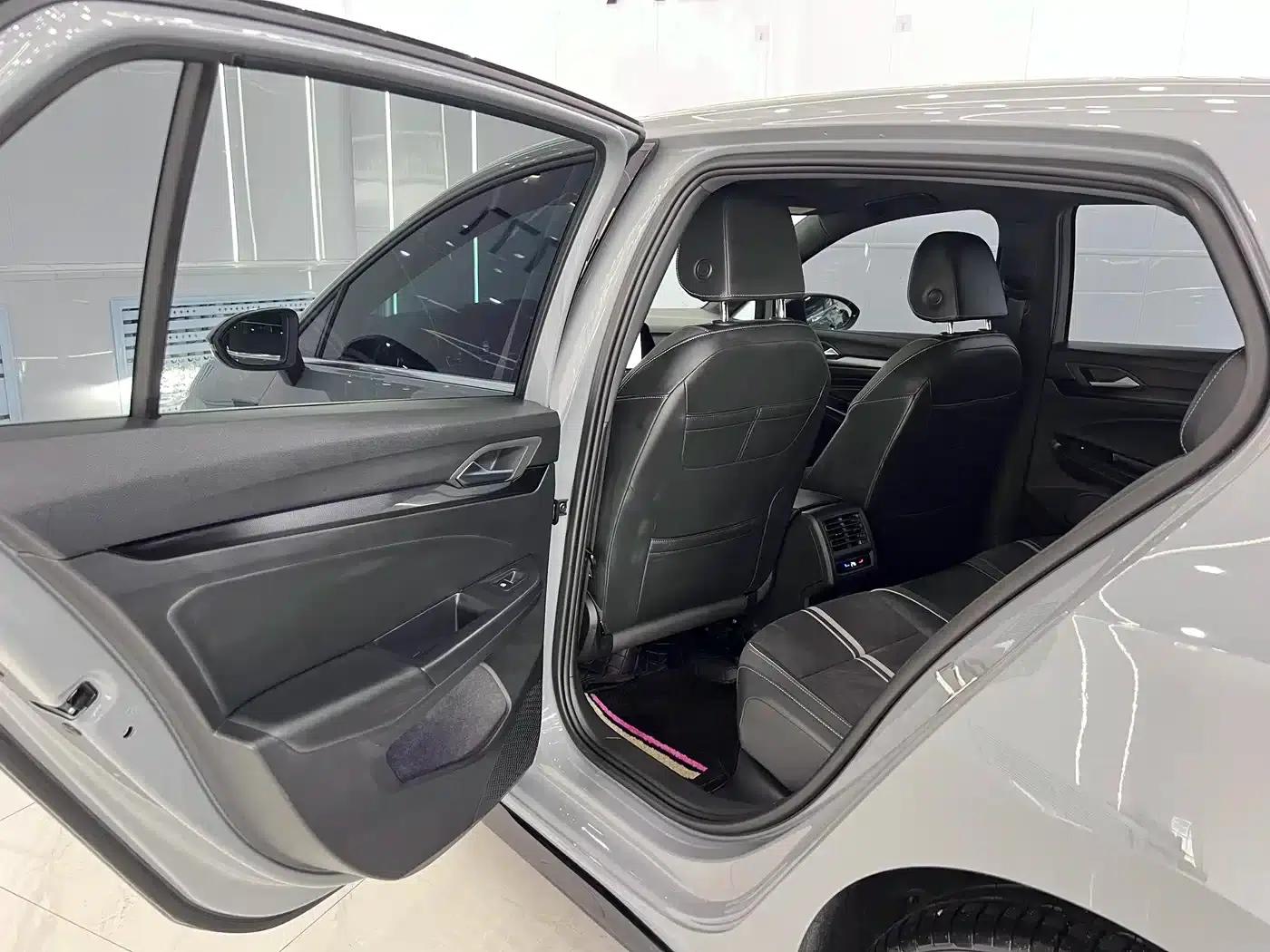 2023 Golf 280TSI DSG R-Line Lite — миниатюра 15