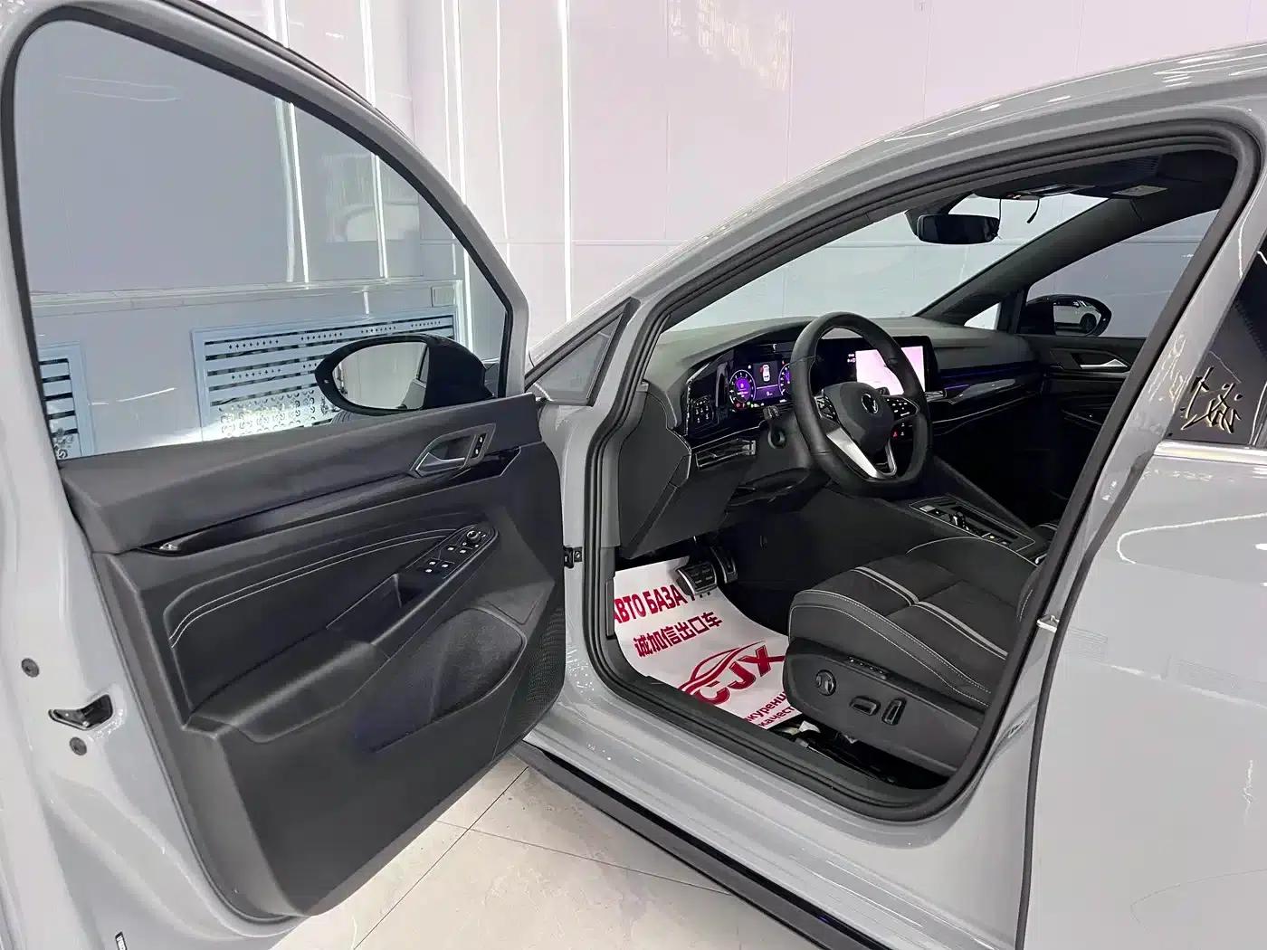 2023 Golf 280TSI DSG R-Line Lite — миниатюра 7