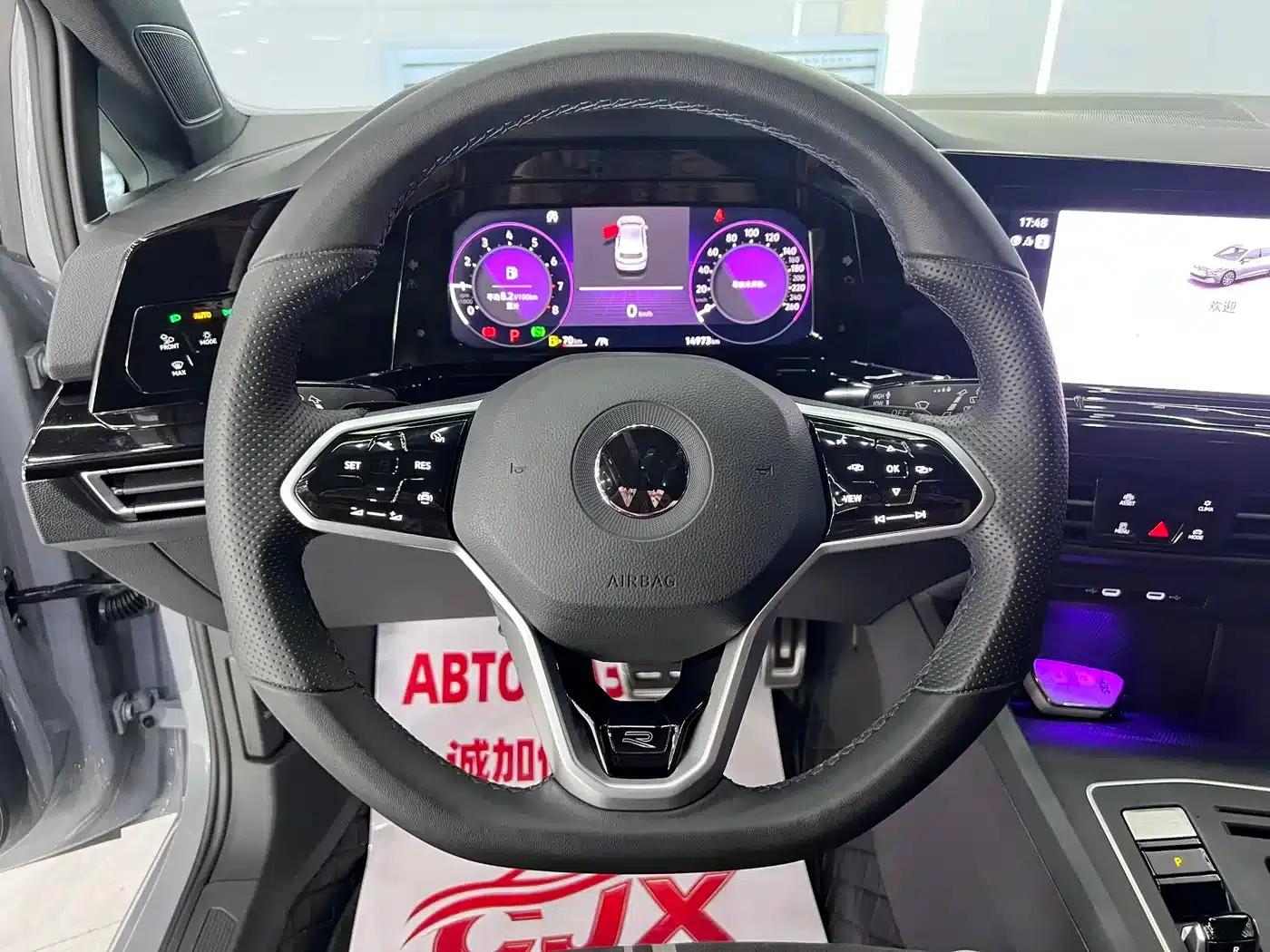 2023 Golf 280TSI DSG R-Line Lite — миниатюра 10