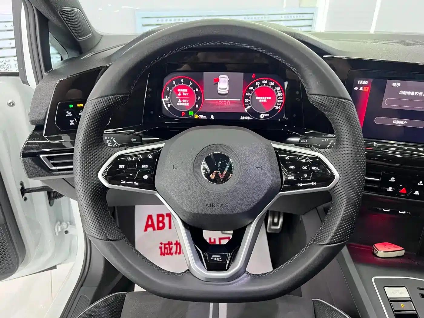 2023 Golf 280TSI DSG R-Line Lite — миниатюра 13