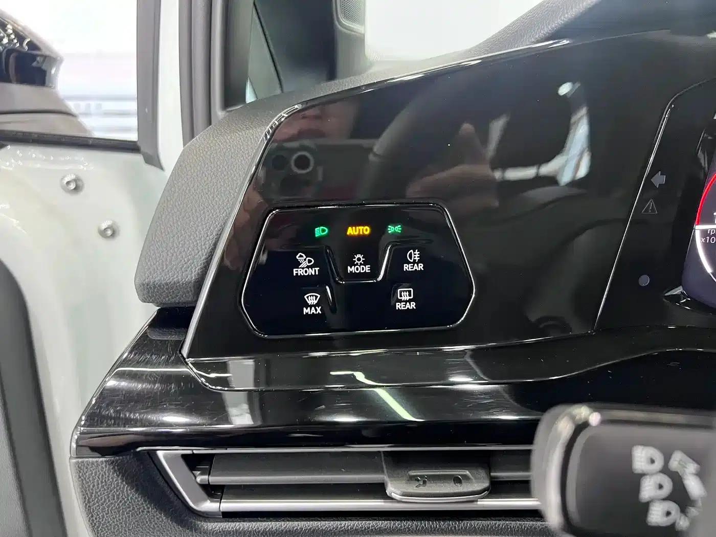 2023 Golf 280TSI DSG R-Line Lite — миниатюра 15