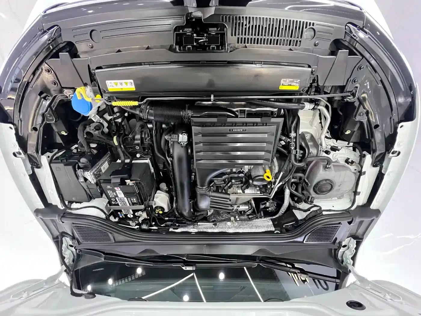 2023 Golf 280TSI DSG R-Line Lite — миниатюра 20