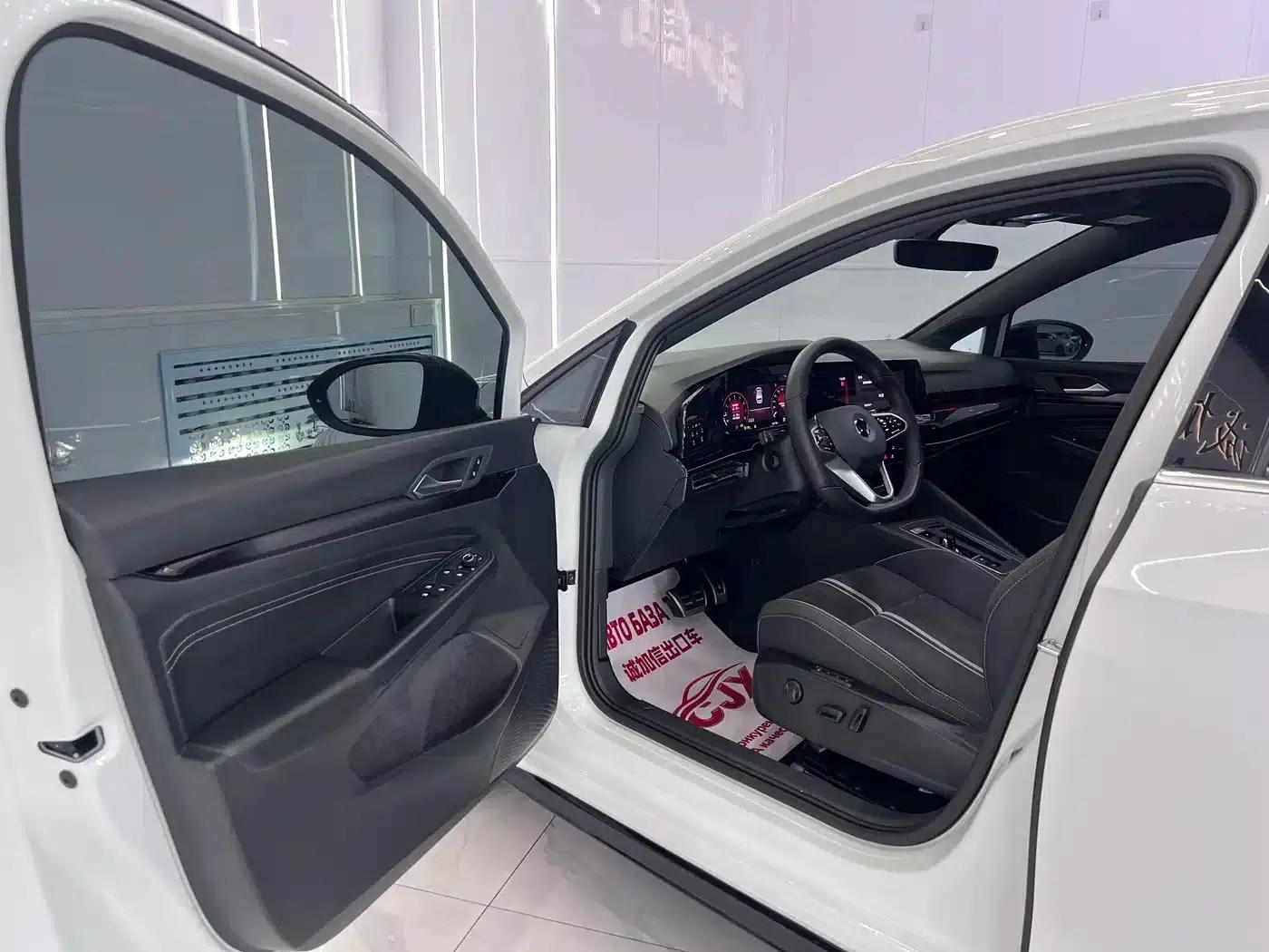 2023 Golf 280TSI DSG R-Line Lite — миниатюра 7