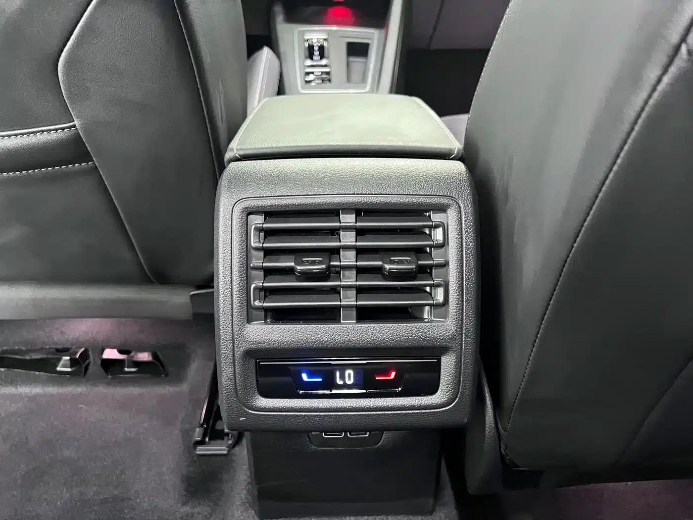 2023 Golf 280TSI DSG R-Line Lite — миниатюра 10
