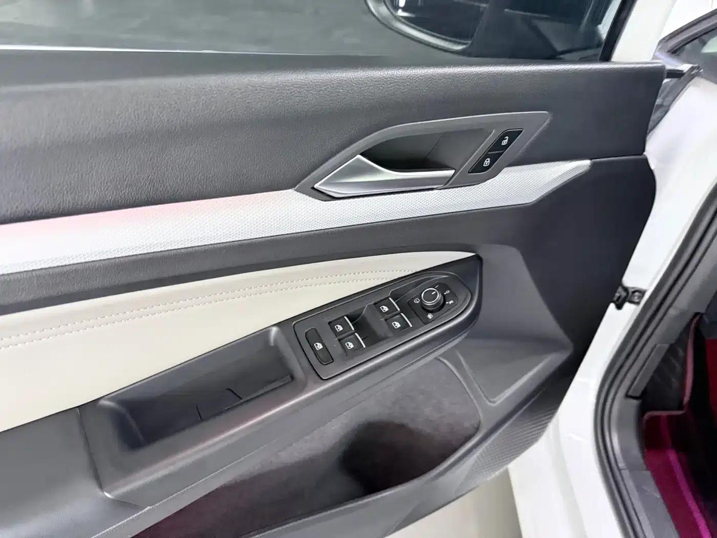 2023 Golf 200TSI DSG Pro — миниатюра 9