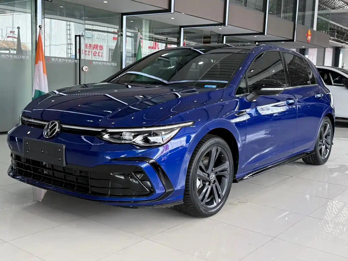2023 Golf 280TSI DSG R-Line — миниатюра 3
