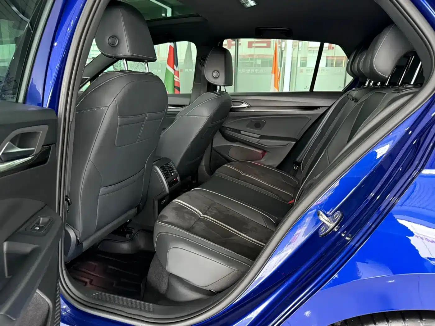 2023 Golf 280TSI DSG R-Line — миниатюра 8