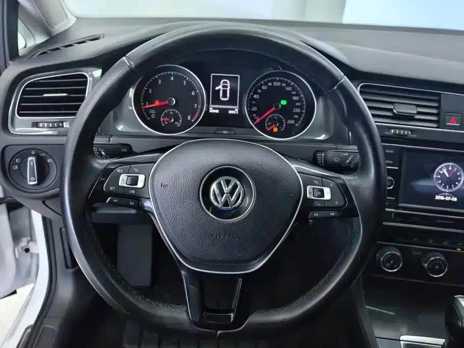 2018 Golf 230TSI Automatic Comfort — миниатюра 15