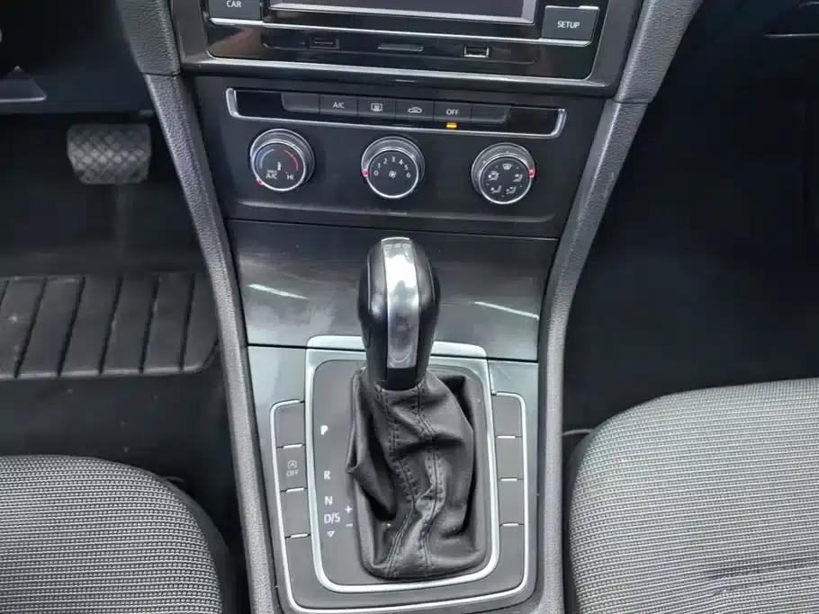 2018 Golf 230TSI Automatic Comfort — миниатюра 16