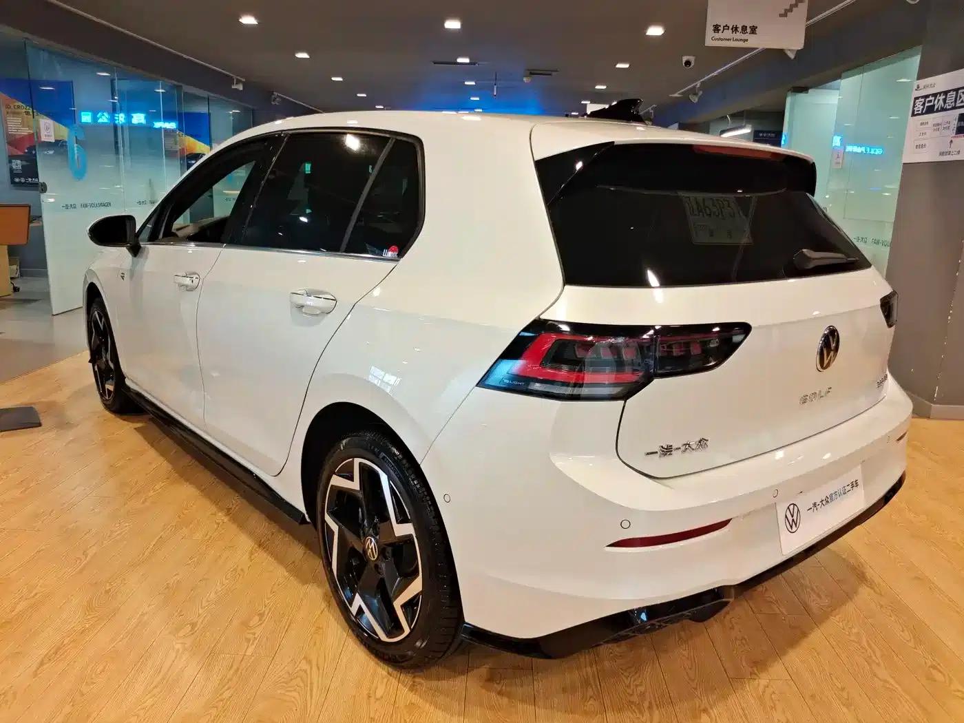 2025 Golf 300TSI R-Line — миниатюра 5