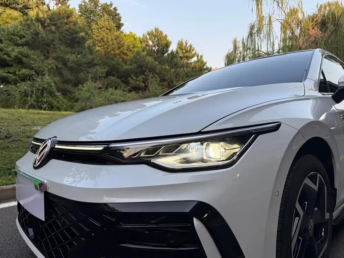 2025 Golf 300TSI R-Line — миниатюра 18