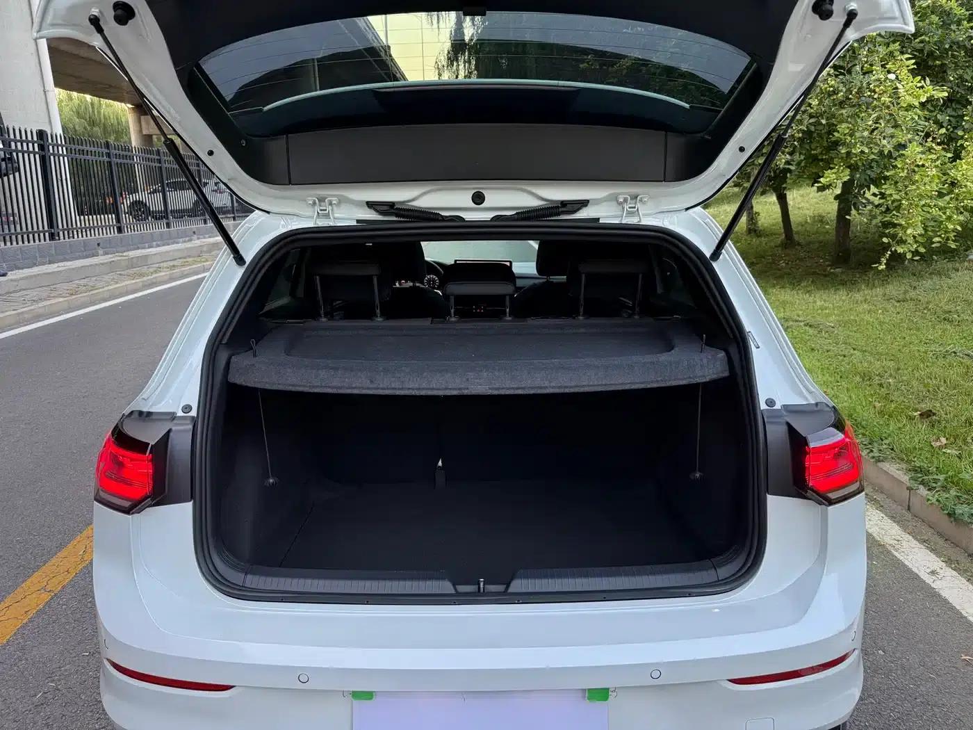 2025 Golf 300TSI R-Line — миниатюра 20