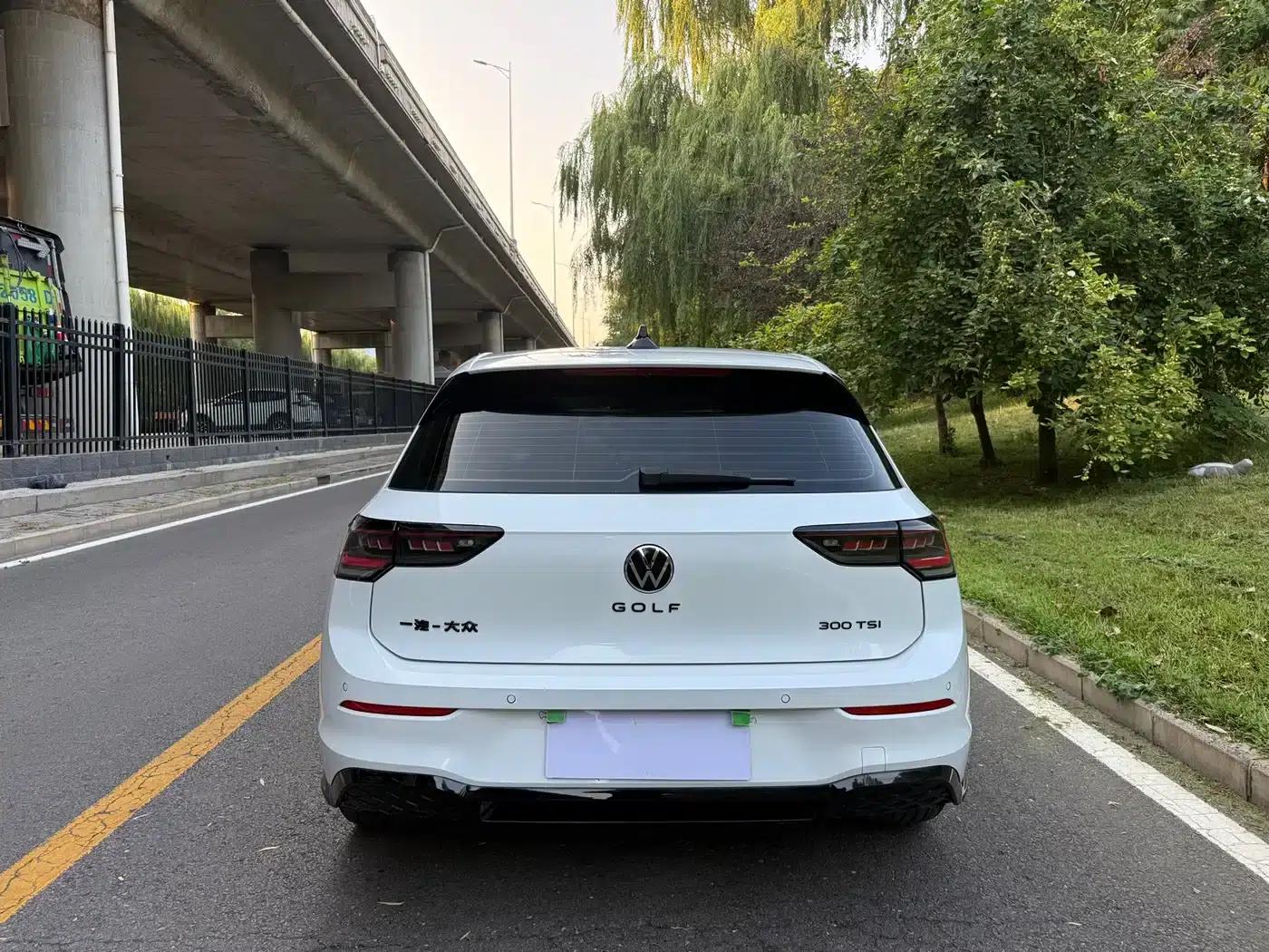 2025 Golf 300TSI R-Line — миниатюра 6