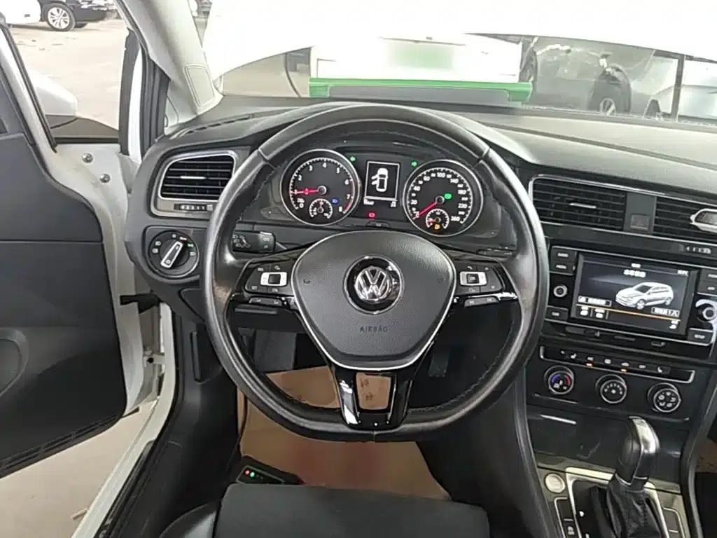 2018 Golf 230TSI Automatic Luxury — миниатюра 11
