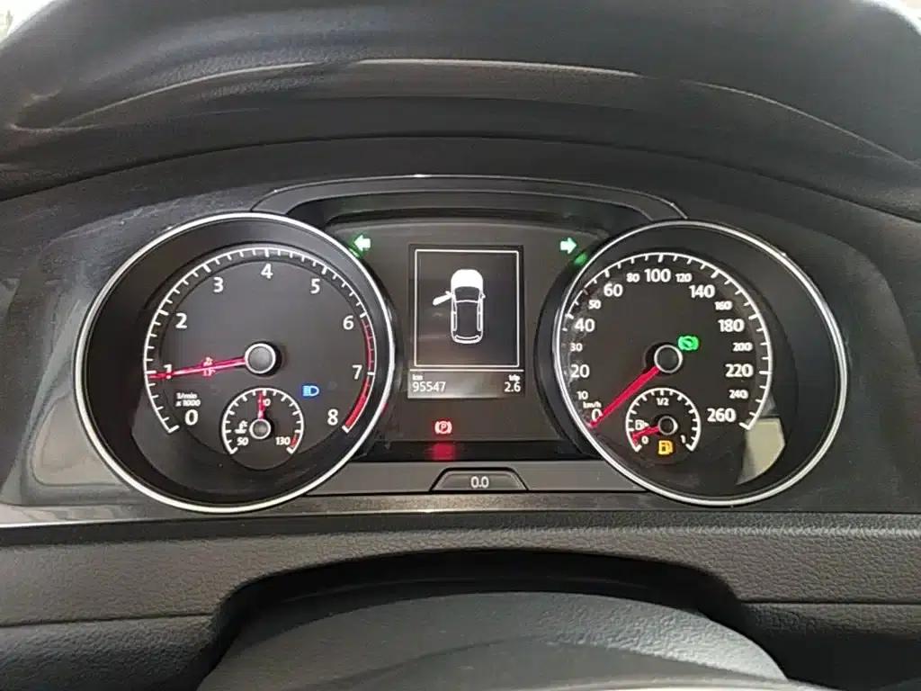 2018 Golf 230TSI Automatic Luxury — миниатюра 12