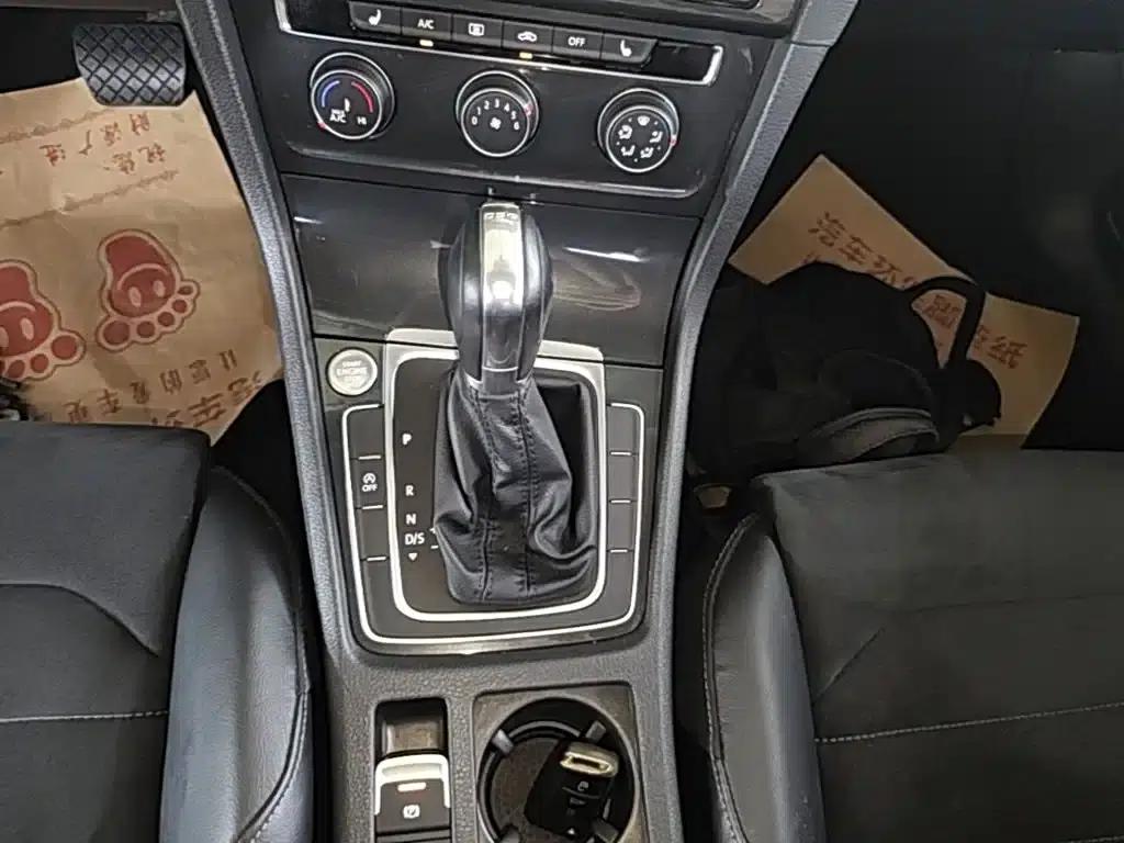 2018 Golf 230TSI Automatic Luxury — миниатюра 14