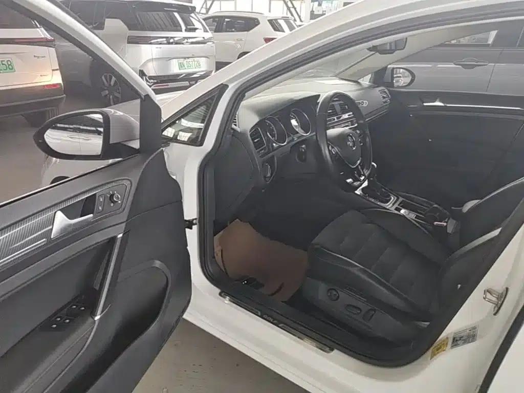 2018 Golf 230TSI Automatic Luxury — миниатюра 16