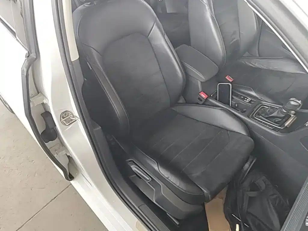 2018 Golf 230TSI Automatic Luxury — миниатюра 25