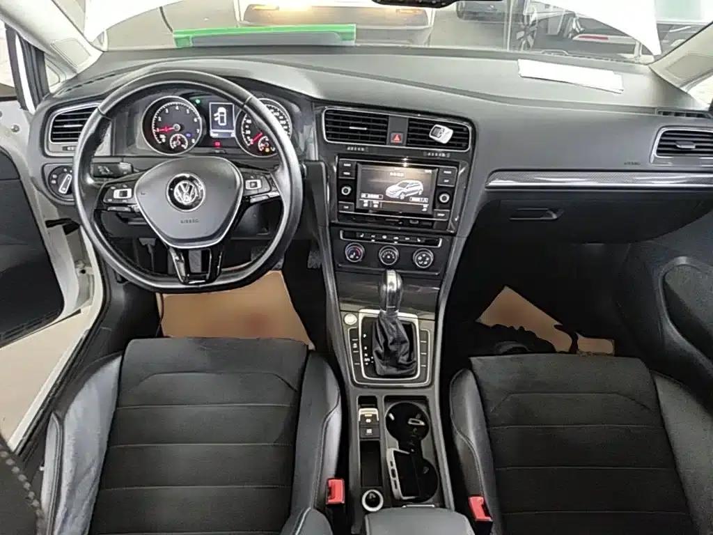 2018 Golf 230TSI Automatic Luxury — миниатюра 10