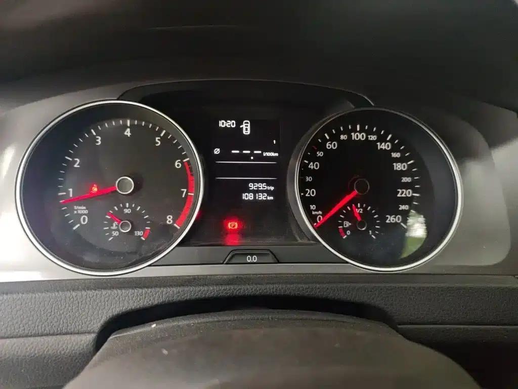 2014 Golf 1.6L Manual Fashion Edition — миниатюра 9