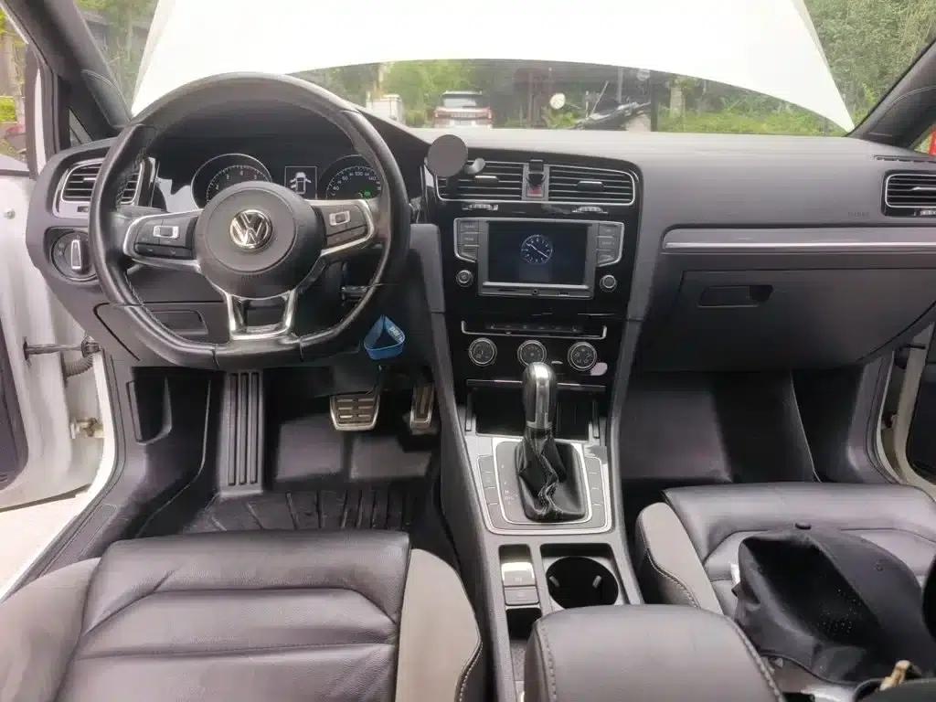 2017 Golf 280TSI Automatic R-Line Millionth Unit Edition — миниатюра 13
