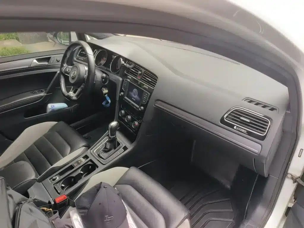 2017 Golf 280TSI Automatic R-Line Millionth Unit Edition — миниатюра 20