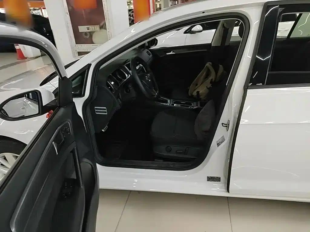 2014 Golf 1.6L Automatic Fashion Edition — миниатюра 15