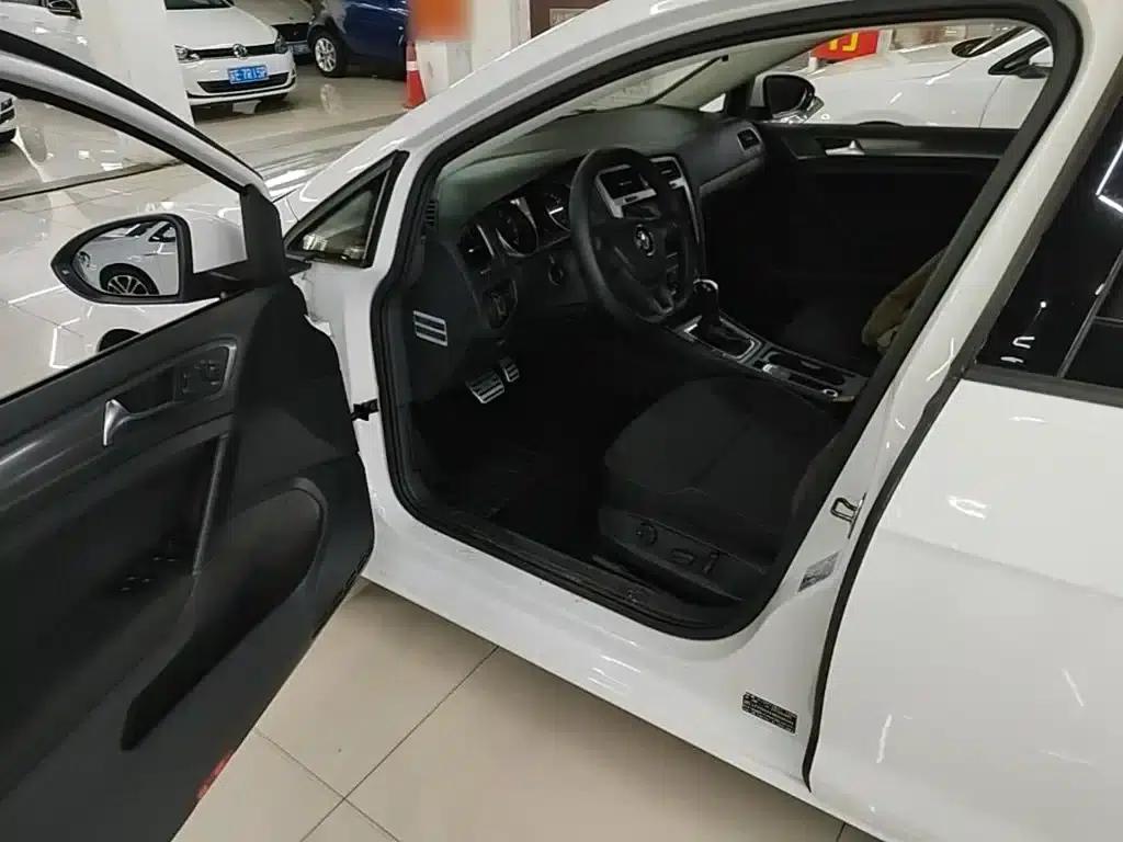 2014 Golf 1.6L Automatic Fashion Edition — миниатюра 16