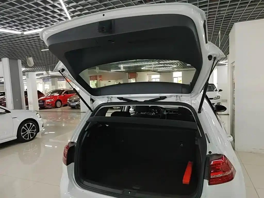 2014 Golf 1.6L Automatic Fashion Edition — миниатюра 19