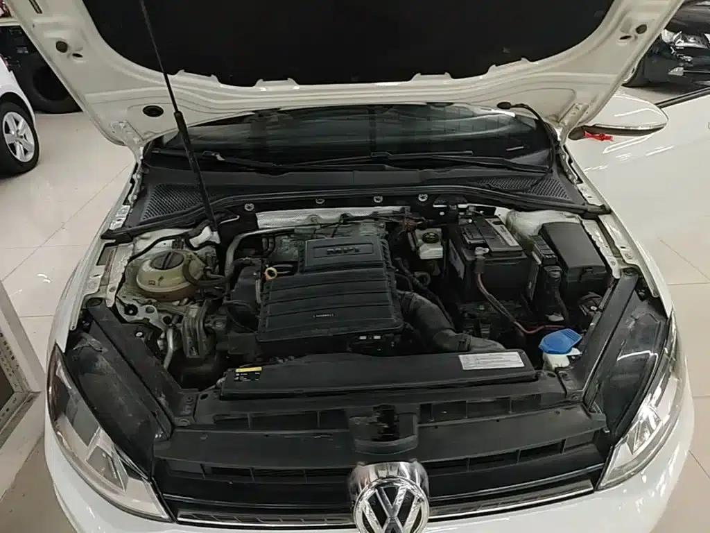 2014 Golf 1.6L Automatic Fashion Edition — миниатюра 20
