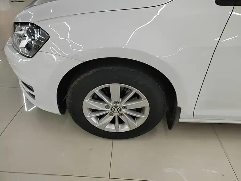 2014 Golf 1.6L Automatic Fashion Edition — миниатюра 23