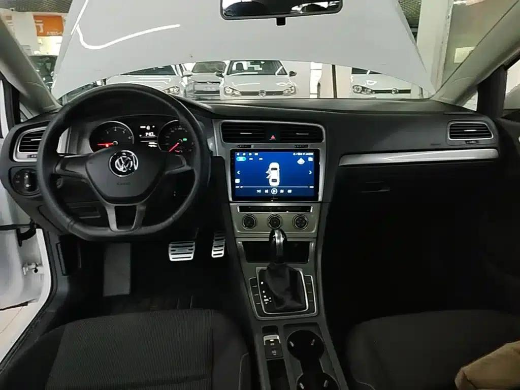 2014 Golf 1.6L Automatic Fashion Edition — миниатюра 10