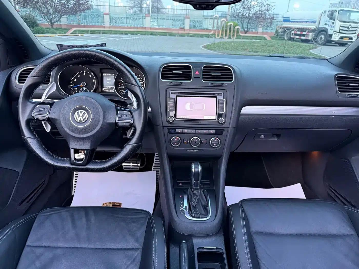 2014 Golf 2.0TSI R Convertible (Imported) — миниатюра 23