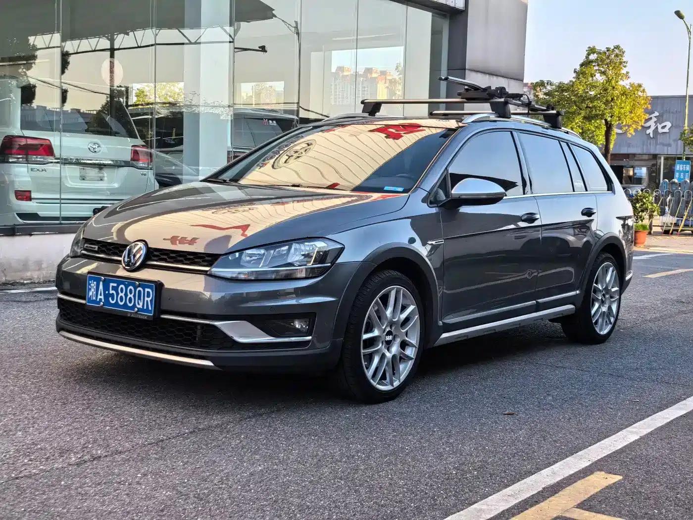 2019 Golf 1.8TSI Touring (Imported) — миниатюра 1
