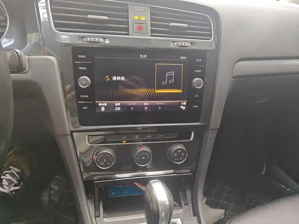 2019 Golf 1.8TSI Touring (Imported) — миниатюра 10