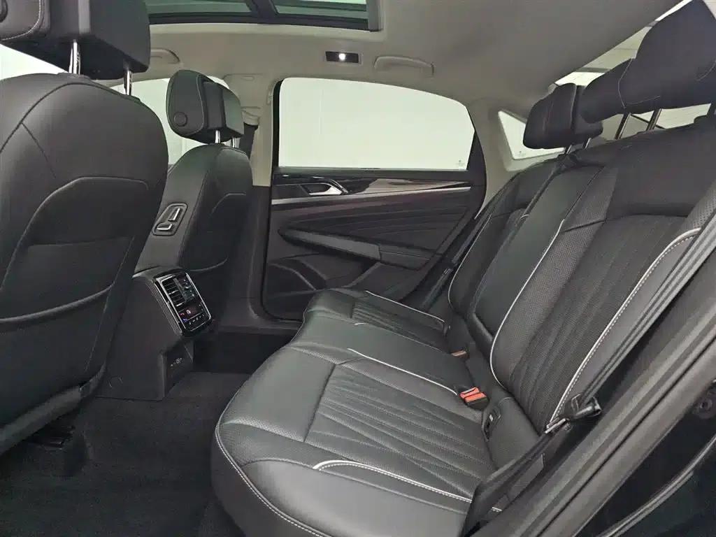 2023 Passat 330TSI Premium Edition — миниатюра 14