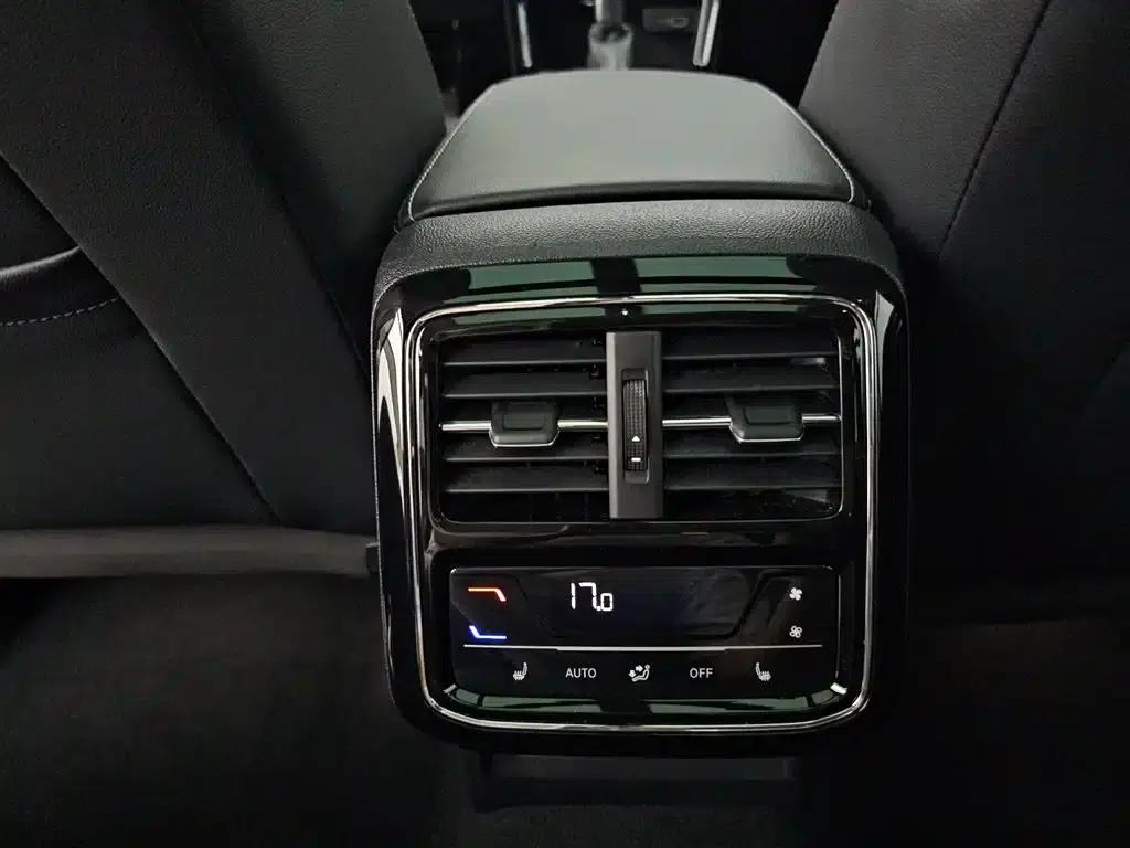 2023 Passat 330TSI Premium Edition — миниатюра 15