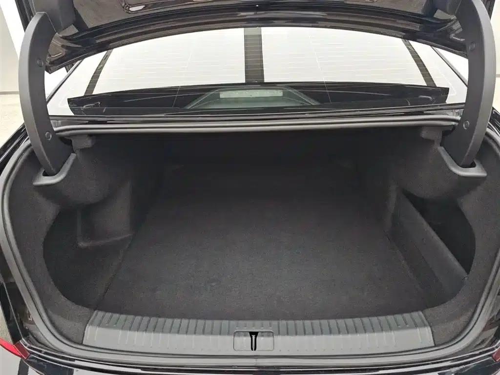 2023 Passat 330TSI Premium Edition — миниатюра 7