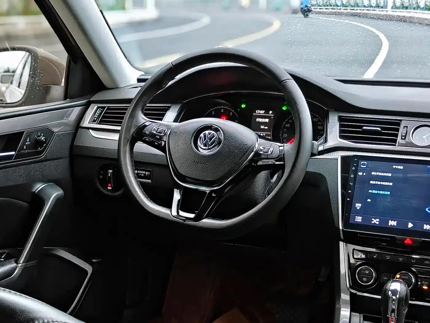 2017 Passat 330TSI DSG Premium Edition — миниатюра 11