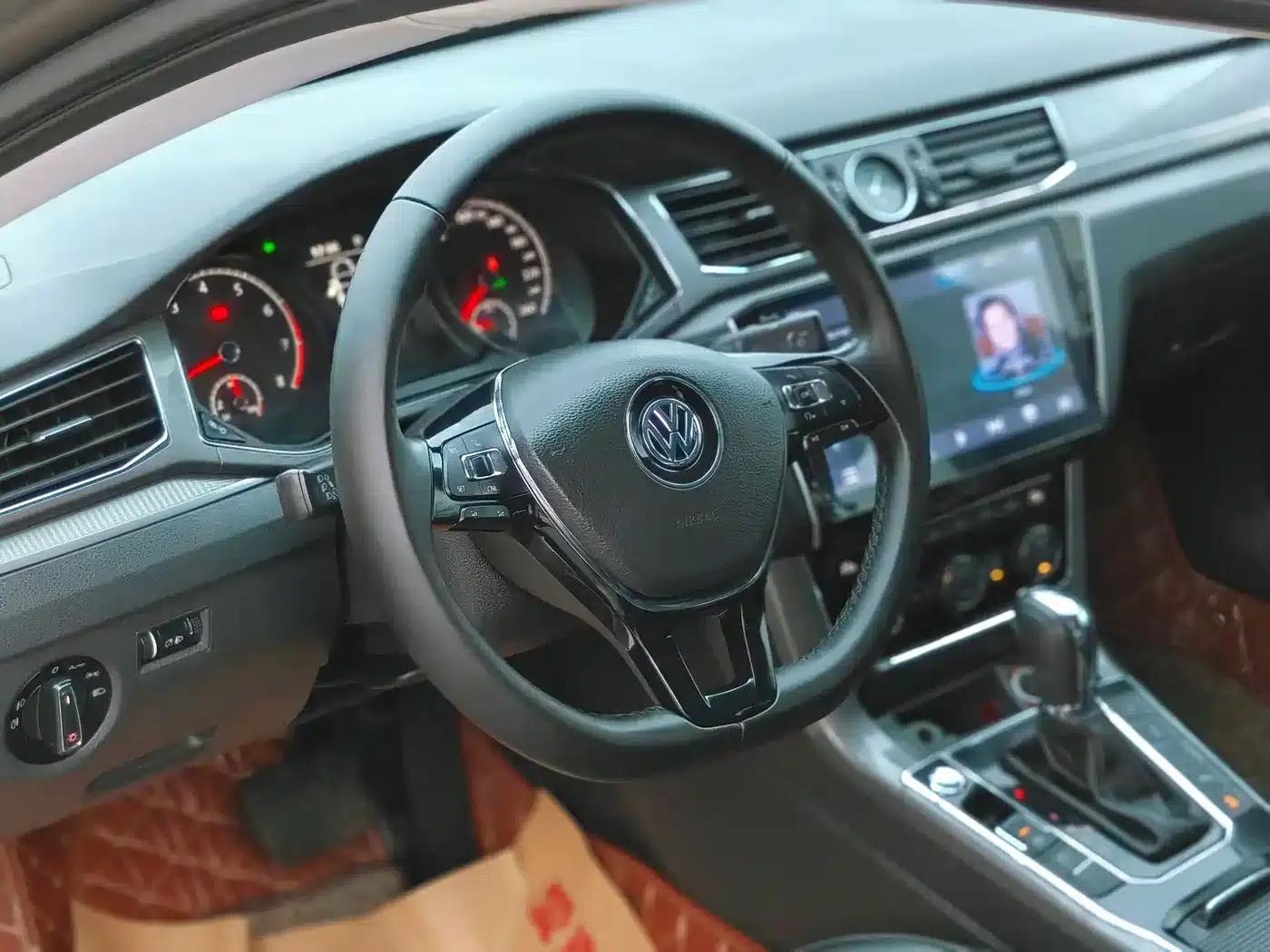 2017 Passat 330TSI DSG Premium Edition — миниатюра 8
