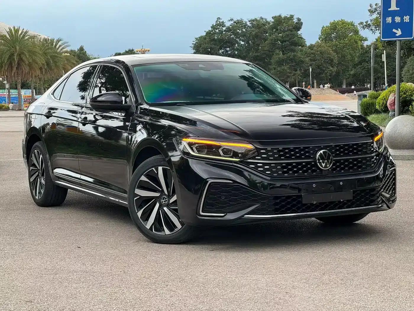 2022 Volkswagen Passat 330TSI Starry Sky Luxury Edition — миниатюра 1
