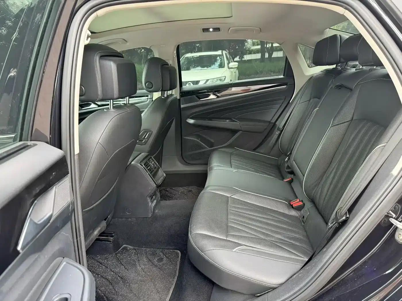 2022 Volkswagen Passat 330TSI Starry Sky Luxury Edition — миниатюра 7