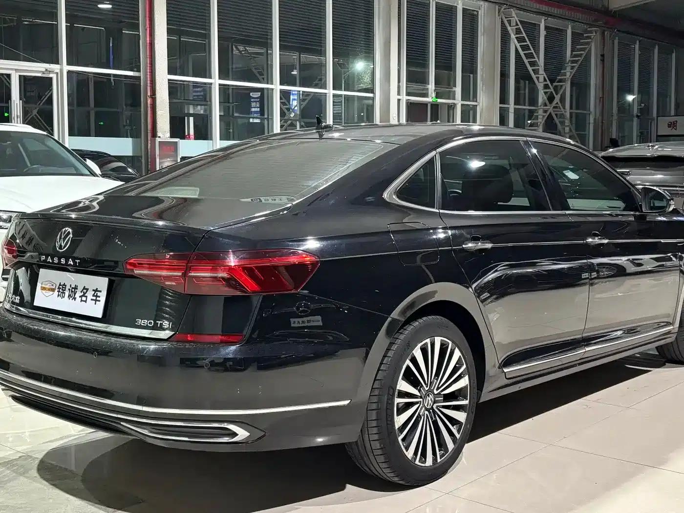 2021 Passat 330TSI Luxury Edition — миниатюра 4